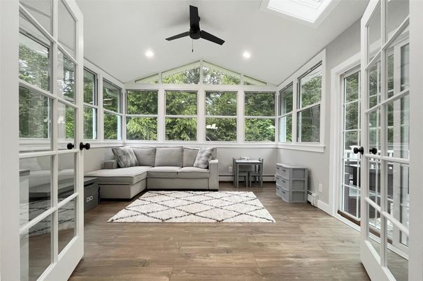 Interior, Living room, Recessed Lighting, Sun Room, Wood Texture Flooring