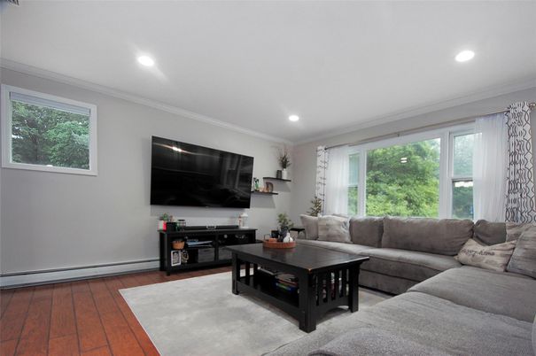 Interior, Living room, Recessed Lighting, Wood Texture Flooring