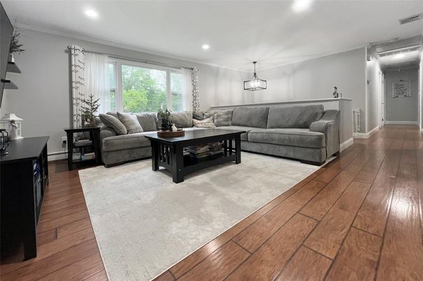 Interior, Living room, Pendant Lights, Recessed Lighting, Wood Texture Flooring