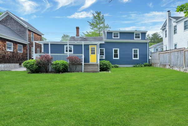 Backyard, Exterior, Facade, American Foursquare