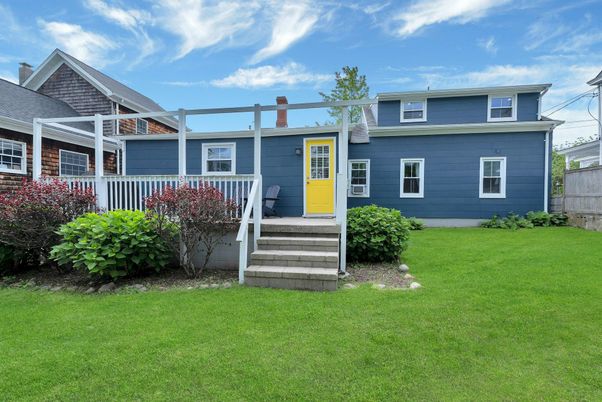 Exterior, Facade, Cape Cod