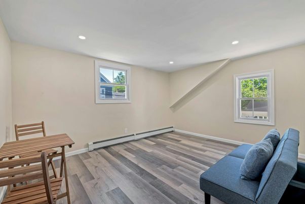 Interior, Recessed Lighting, Wood Texture Flooring