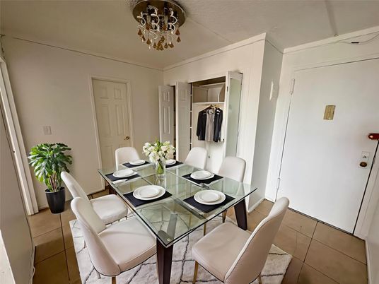 Dining room, Interior