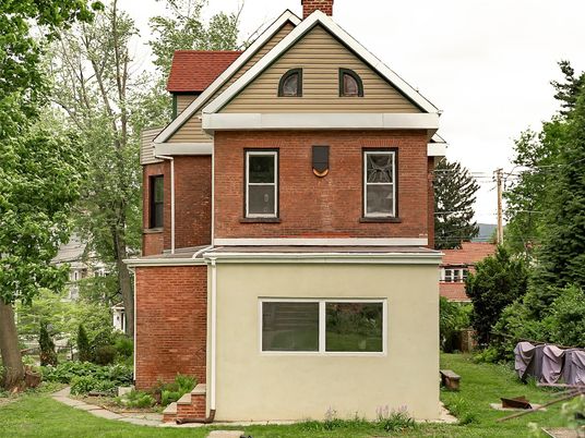 Exterior, Facade, Brick Facade, Queen Anne Victorian