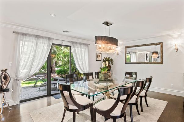 Chandelier, Dining room, Interior, Recessed Lighting, Wood Texture Flooring