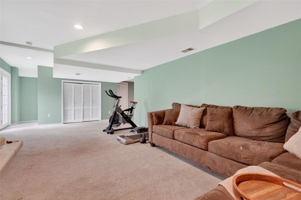Fitness Equipment, Interior, Living room, Recessed Lighting