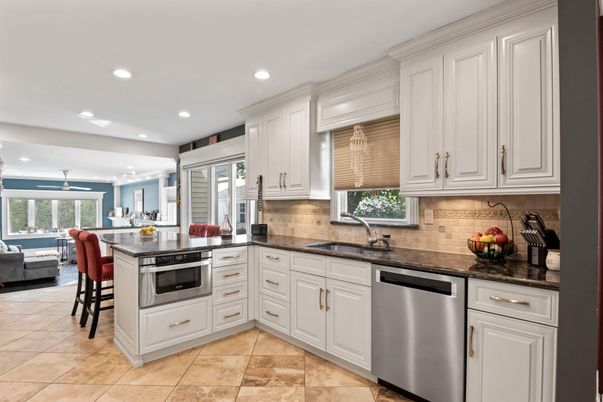 Dining room, Interior, Kitchen, Recessed Lighting, Stainless Steel Appliances
