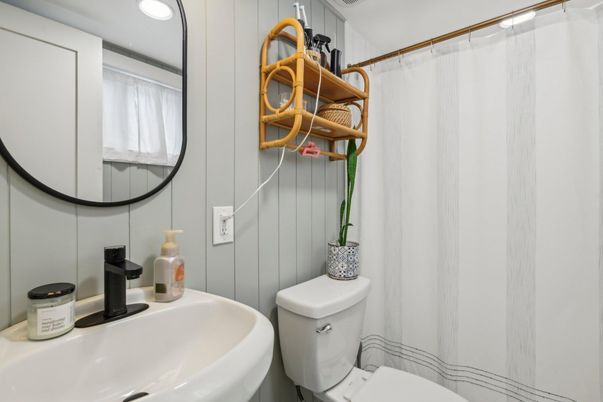 Bathroom, Interior, Recessed Lighting