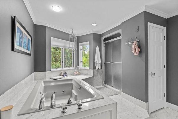 Bathroom, Interior, Marble, Pendant Lights, Recessed Lighting