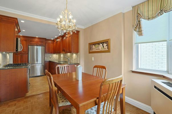 Chandelier, Dining room, Interior, Kitchen, Recessed Lighting, Stainless Steel Appliances, Wood Texture Flooring