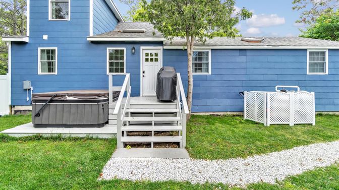 Exterior, Hot Tub