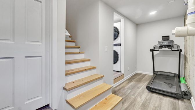 Fitness Equipment, Interior, Recessed Lighting, Wood Texture Flooring