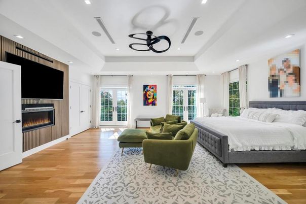 Bedroom, Fireplace, Interior, Recessed Lighting, Wood Texture Flooring