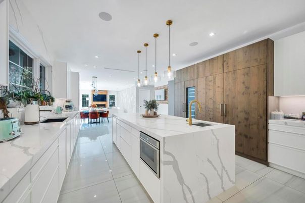 Dining room, Interior, Kitchen, Pendant Lights, Recessed Lighting, Stainless Steel Appliances
