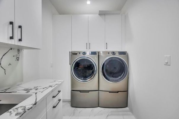 Interior, Marble, Recessed Lighting, Washer