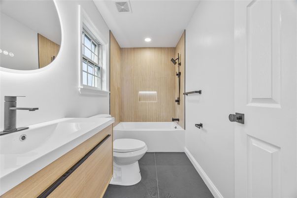 Bathroom, Interior, Recessed Lighting