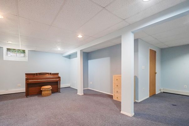 Interior, Piano, Recessed Lighting