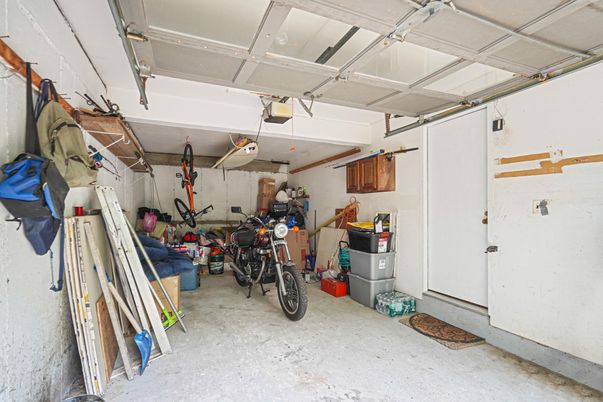 Garage, Interior