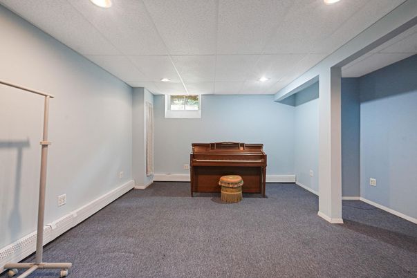 Interior, Piano, Recessed Lighting