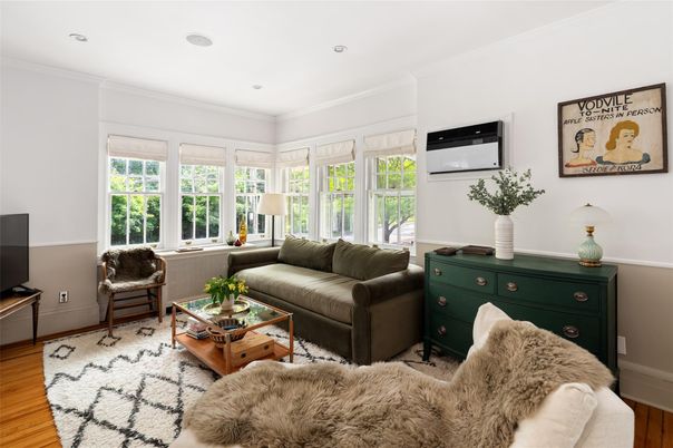 Interior, Living room, Recessed Lighting, Sun Room, Wood Texture Flooring