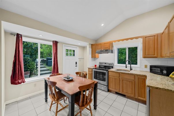 Dining room, Interior, Kitchen, Recessed Lighting, Stainless Steel Appliances