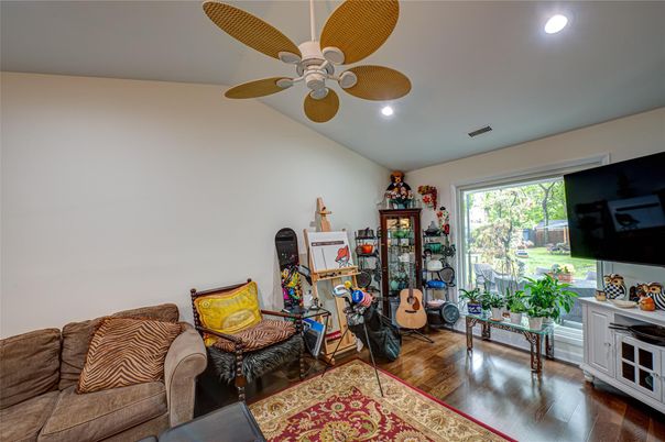 Interior, Recessed Lighting, Wood Texture Flooring