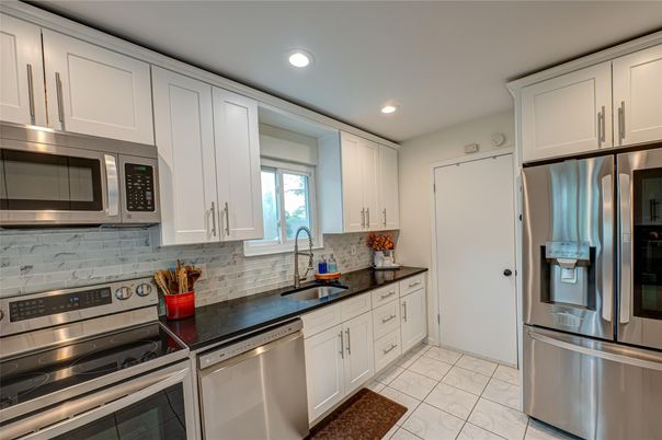 Interior, Kitchen, Marble, Recessed Lighting, Stainless Steel Appliances