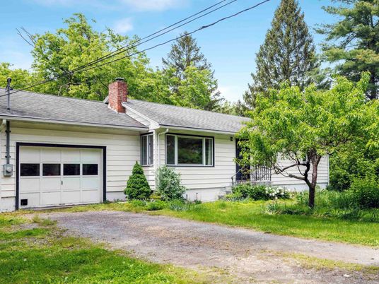 Attached, Exterior, Facade, Cape Cod
