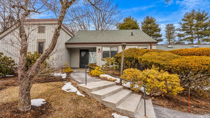 Exterior, Facade, Cape Cod