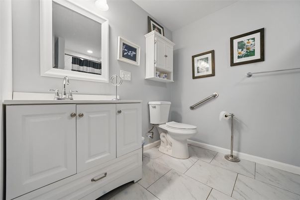 Bathroom, Interior, Marble, Recessed Lighting