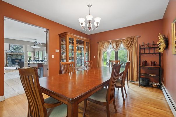 Chandelier, Dining room, Fireplace, Interior, Wood Texture Flooring