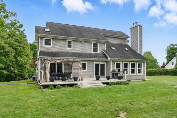 Backyard, Exterior, Facade, Cape Cod