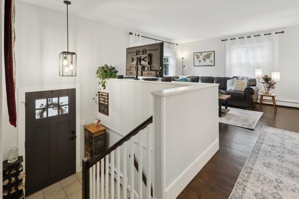 Interior, Living room, Pendant Lights, Wood Texture Flooring