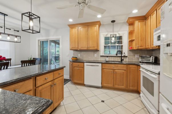 Dining room, Interior, Kitchen, Pendant Lights, Recessed Lighting