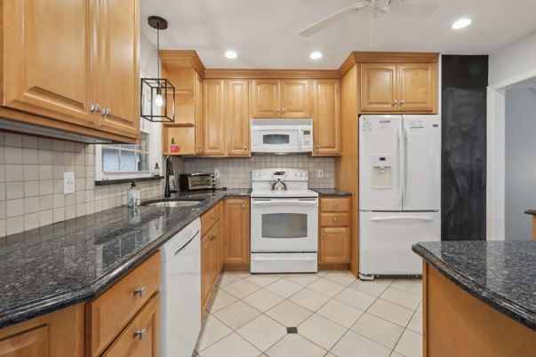Interior, Kitchen, Pendant Lights, Recessed Lighting
