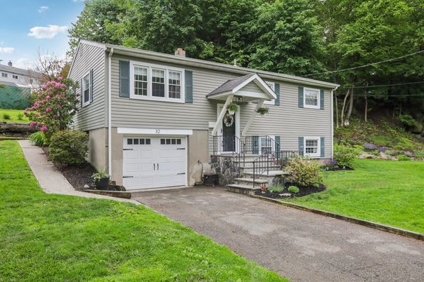 Attached, Exterior, Facade, Raised Ranch