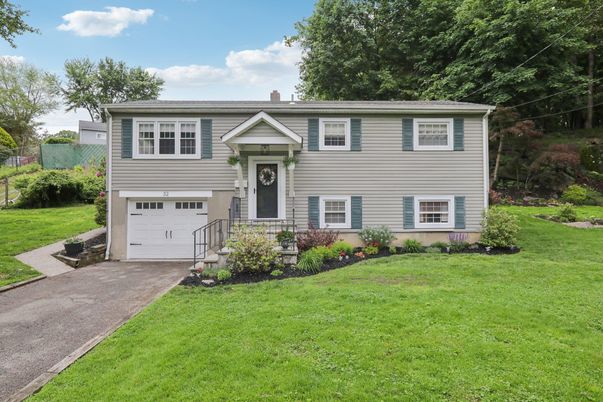 Attached, Exterior, Facade, Raised Ranch