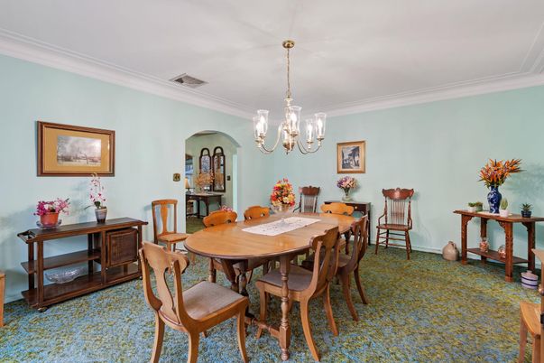 Chandelier, Dining room, Interior