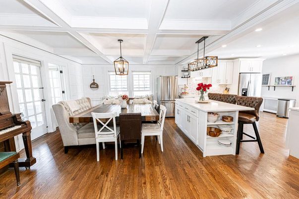 Chandelier, Dining room, Interior, Kitchen, Pendant Lights, Recessed Lighting, Stainless Steel Appliances, Wood Texture Flooring