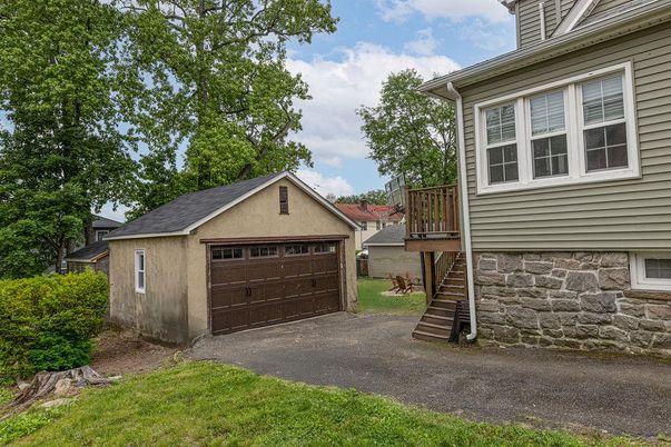 Detached Garage, Exterior