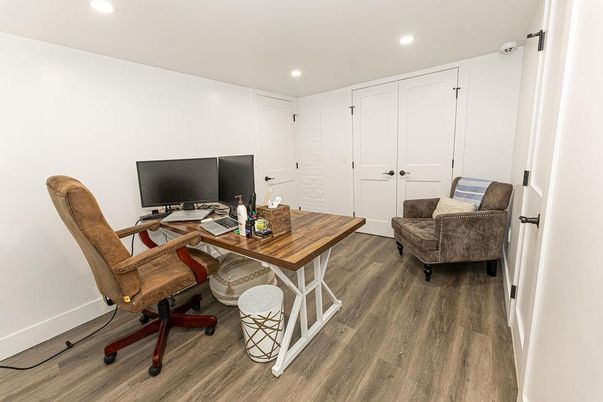 Home Office, Interior, Recessed Lighting, Wood Texture Flooring