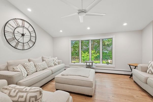 Interior, Living room, Recessed Lighting, Wood Texture Flooring
