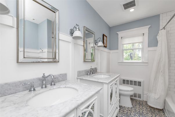 Bathroom, Dual Sink Vanities, Interior, Recessed Lighting