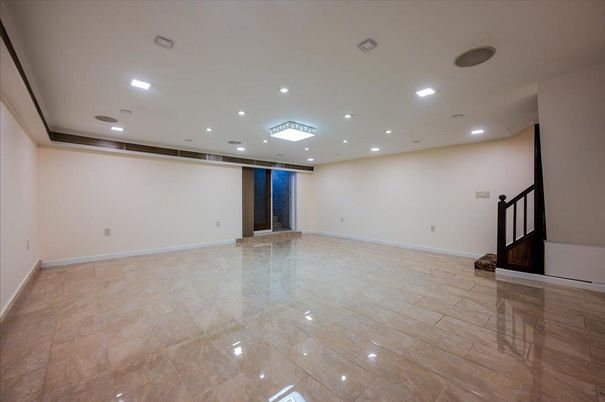Empty room, Interior, Recessed Lighting