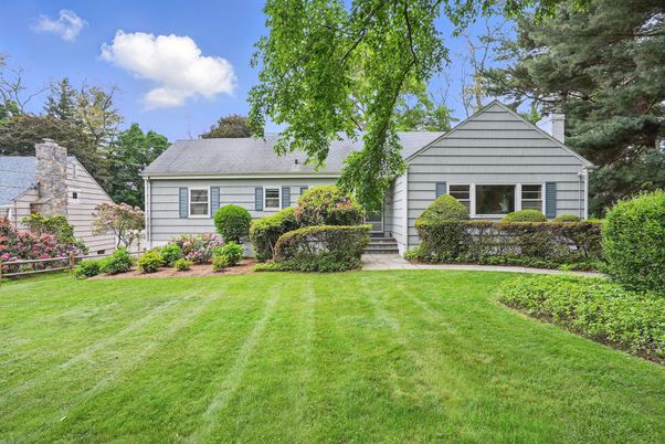 Backyard, Exterior, Facade, Cape Cod