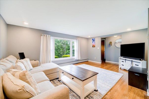 Interior, Living room, Recessed Lighting, Wood Texture Flooring