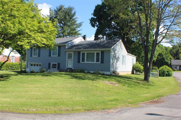 Backyard, Exterior, Facade, Cape Cod
