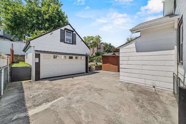 Detached Garage, Exterior