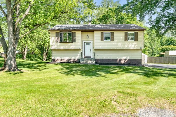Exterior, Facade, Raised Ranch