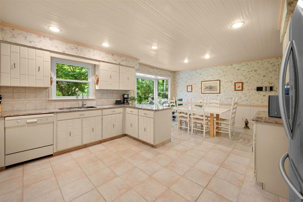 Dining room, Interior, Kitchen, Recessed Lighting